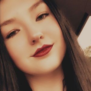 Meet your Posher, Elle